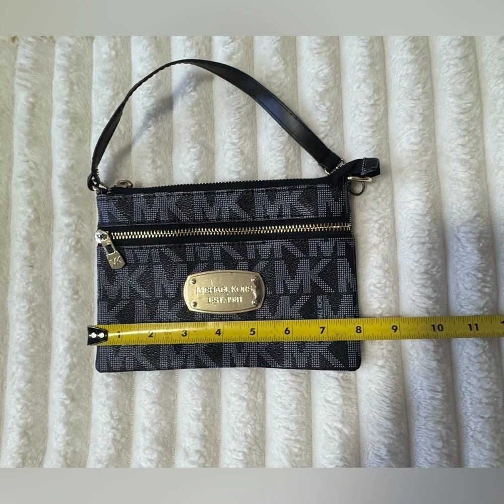Michael Kors stylish wristlet